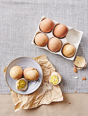 포토 JPG 접시 사람없음 계란껍데기 소금 계란판 구운계란 맥반석계란 국내포토 식기 계란 파일형식