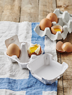 포토 JPG 사람없음 계란 계란껍데기 삶은계란 계란판 날계란 생란 나무배경 국내포토 백그라운드 알 계란요리 파일형식