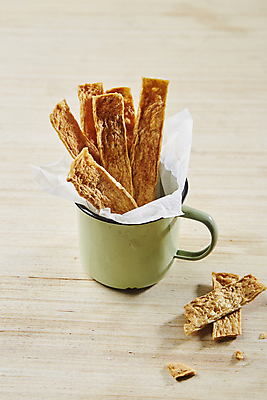 포토 JPG 디저트 실내 사람없음 컵 칩 어묵 담기 나무배경 어묵칩 국내포토 식기 음식 백그라운드 모션 내부 칩_음식 파일형식