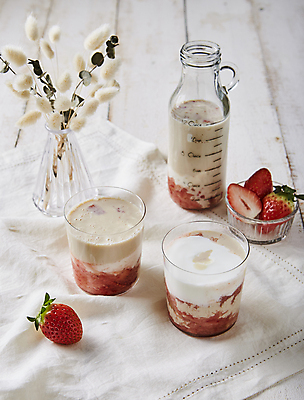 포토 JPG 딸기 디저트 실내 사람없음 요거트 두유 딸기우유 유칼립투스 라그라스 나무배경 국내포토 식물 꽃 음식 백그라운드 과일 유제품 내부 우유 파일형식