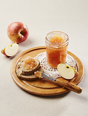 포토 JPG 빵 회색배경 디저트 실내 사람없음 사과 사과잼 잼나이프 콩포트 스프레드 국내포토 음식 백그라운드 과일 내부 회색 나이프 잼 파일형식