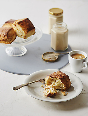 포토 JPG 접시 커피 포크 단면 디저트 실내 사람없음 흰배경 홍차 스콘 국내포토 식기 음료 음식 빵 백그라운드 내부 차_음료 흰색 파일형식