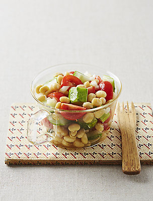 포토 JPG 회색배경 실내 사람없음 샐러드 나무포크 병아리콩 콘샐러드 국내포토 음식 백그라운드 포크 콩 내부 회색 파일형식