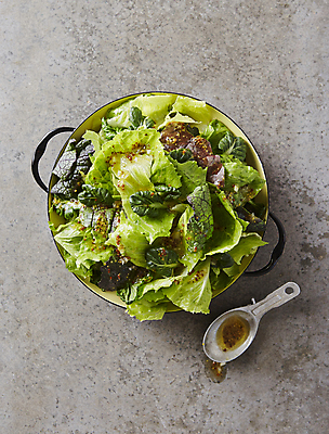 포토 JPG 회색배경 실내 사람없음 하이앵글 샐러드 소스 머스터드 건강식 겨자씨 국내포토 음식 뷰포인트 백그라운드 씨앗 내부 회색 양념 소스_음식 파일형식