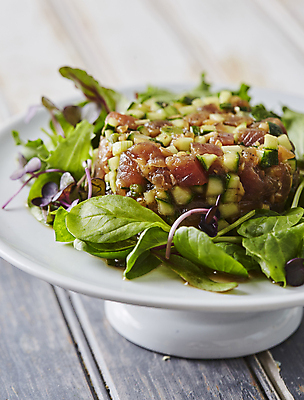 포토 JPG 실내 근접촬영 사람없음 아웃포커스 샐러드 나무배경 참치타르타르 생참치 국내포토 음식 뷰포인트 백그라운드 촬영기법 내부 참치 파일형식