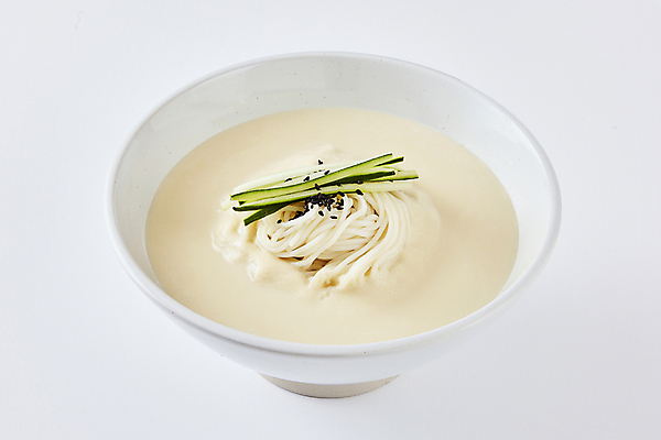 포토 JPG 한식 여름음식 실내 사람없음 흰배경 콩국수 국내포토 음식 백그라운드 내부 흰색 국수 파일형식 여름_계절