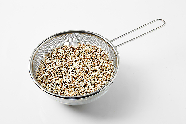 포토 JPG 식재료 곡류 실내 사람없음 채망 흰배경 율무 국내포토 백그라운드 주방용품 내부 흰색 파일형식