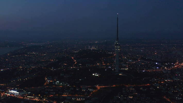 외관 유럽 건축양식 통신 하늘 아파트 이스탄불 안테나 사람없음 건물 도시풍경 텔레비전 황혼 도시 네트워크 고속도로 역 무선전화기 라디오 방송 조감도 4K 설정숏 MOV 해외동영상 클립영상 건축물 건축 나라 도로 교통시설 주택 촬영기법 풍경 전자제품 일몰 전화기 동영상 파일형식 튀르키예