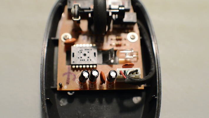 접시 과학 인터넷 탁자 사람없음 컴퓨터 디지털 자료 기계 장비 전선 정보 신용카드 서핑 쥐 연결 두루마리 묘사 라디오 순환 하이테크 전자 시스템 클릭 지휘자 다이오드 메인보드 전압 제어 콘덴서 프로세서 하드웨어 MOV 해외동영상 클립영상 식기 가구 모션 기술 금융 전자제품 음악가 수상스포츠 설치류 동영상 파일형식