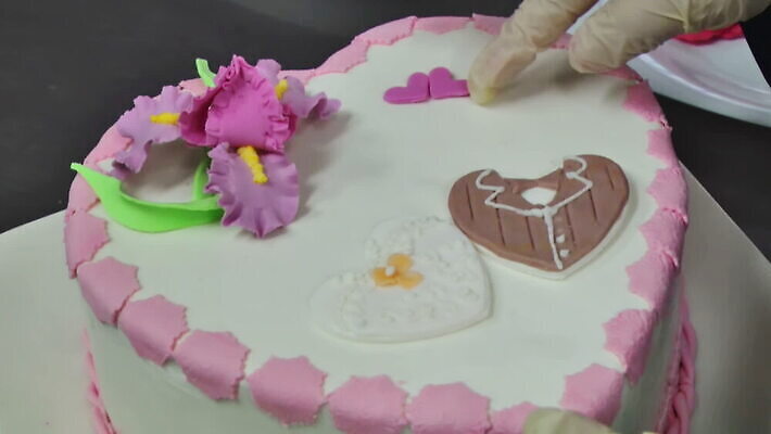 손 음식 재료 디저트 요리 사람없음 케이크 주방 식당 초콜릿 요리사 빵집 우유 달콤 설탕 굽기 믹서 크림 준비 만들기 버터 페스츄리 MOV 해외동영상 스펀지케이크 클립영상 직업 빵 모션 유제품 신체부위 상점 맛 구이 동영상 파일형식