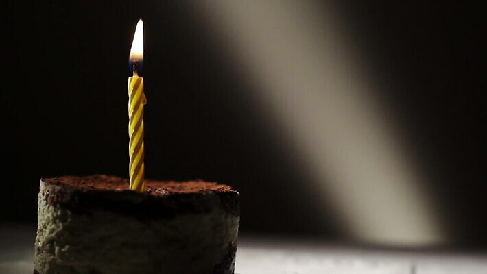 1 손 행복 백그라운드 불 휴가 실내 사탕 종류 사람없음 빛 뷰티 숫자 케이크 검은색 어둠 수확 아기 신생아 점 생일 행운 유머 달콤 연도 동영상 정물화 카운트 페스츄리 티라미수 카피스페이스 HD MOV 해외동영상 스펀지케이크 클립영상 자연요소 문자 기념일 감정 빵 컬러 컨셉 농업 디저트 사람 내부 신체부위 공백 맛 그림 파일형식