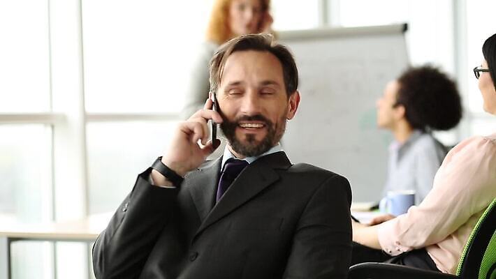 직업 여자 백그라운드 의자 비즈니스 말하기 대화 협상 앉기 정장 여러명 앞모습 사무실 비즈니스맨 비즈니스우먼 발표 닫기 목표 토론 동료 보여주기 책임자 돌리기 프로젝트 브레인스토밍 MOV 해외동영상 클립영상 옷 남자 뷰포인트 가구 다수 컨셉 관계 모션 사람 직장인 동영상 파일형식