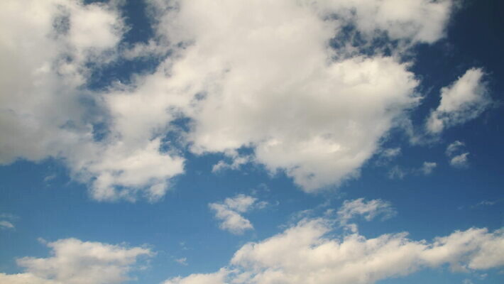 구름 백그라운드 자연 하늘 날씨 풍경 사람없음 야외 가로 여름 파란색 빛 햇빛 태양 우주 환경 흰색 전원 분위기 장면 천국 솜털 스카이라인 내추럴 오존 적란운 천창 유일 4K 타임랩스 MOV 해외동영상 클립영상 자연요소 계절 컬러 컨셉 촬영기법 전기에너지 생태계 동영상 파일형식 구름_자연