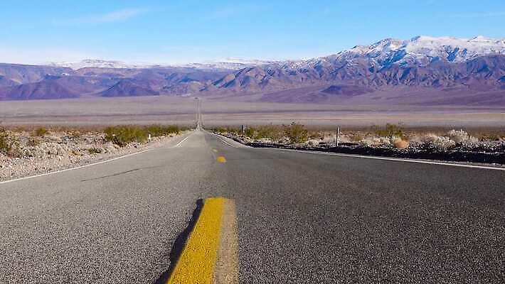 구름 공원 도로 자연 산 거리 건조 국립공원 풍경 사람없음 파란색 계곡 미국 사막 죽음 뜨거움 캘리포니아 랜드마크 전국 지질 지질학 수평선 비어있는 4K MP4 해외동영상 클립영상 자연요소 공공시설 교육 길 컬러 북아메리카 교통시설 생태계 동영상 파일형식