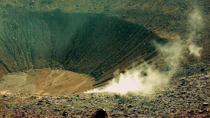 공원 유럽 섬 여행 밭 자연 휴가 산 파노라마 풍경 사람없음 강 골짜기 계곡 봄 이탈리아 흰색 뜨거움 연기 수증기 위험 폭발 지중해 화산 냄새 용암 가스 진흙 끓이기 땅바닥 전국 지열 지질학 타임랩스 MOV 해외동영상 클립영상 계절 공공시설 교육 나라 바다 컬러 컨셉 농업 모션 바닥 촬영기법 생태계 동영상 파일형식