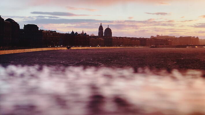 전통 문화 섬 여행 건축양식 하늘 거리 파노라마 풍경 사람없음 건물 물 여름 도시풍경 성당 교회 고층빌딩 축구 일몰 경기장 도시 고속도로 센터 역사 러시아 스카이라인 드론 랜드마크 옛날 4K MOV 해외동영상 클립영상 자연요소 건축물 계절 건축 유럽 도로 스포츠시설 종교건축 촬영기법 빌딩 구기 노을 동영상 파일형식