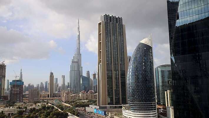 구름 여행 백그라운드 비즈니스 건축양식 하늘 사람없음 야외 건물 쇼핑 도시풍경 컬러풀 반사 탑 금속 식당 고층빌딩 연못 도시 만 고급 도심 심볼 분수 상업 동쪽 아랍에미리트 진행 두바이 랜드마크 아랍어 전진 프로젝트 4K 타임랩스 MP4 해외동영상 클립영상 자연요소 건축물 건축 컬러 컨셉 중동 재질 촬영기법 풍경 빌딩 상점 방향 동영상 파일형식