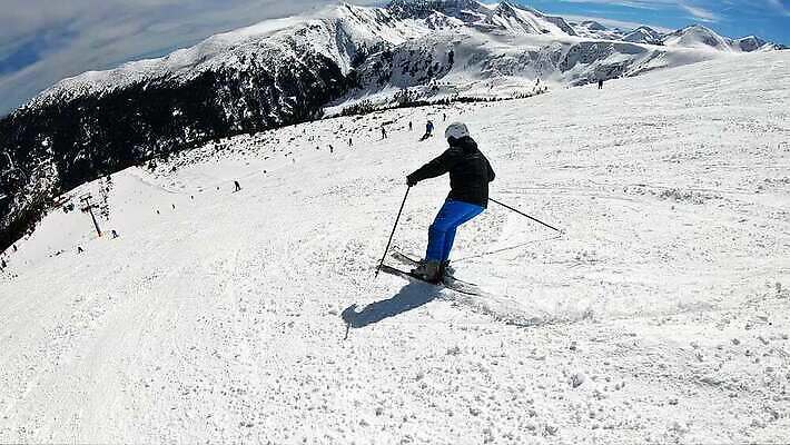 라이프스타일 계절 스포츠 조각 여행 포즈 컨셉 겨울 모션 자연 하늘 휴가 스키 산 사람 경사 성인 사람없음 야외 빨간색 파란색 맑음 얼음 놀람 재킷 장비 추위 자유 흰색 정상 시원함 가루 속도 회전 스키선수 느림 추적 무임승차 MP4 해외동영상 클립영상 자연요소 감정 컬러 날씨 겨울스포츠 운동선수 표정 생활 외투 승차 생태계 동영상 파일형식