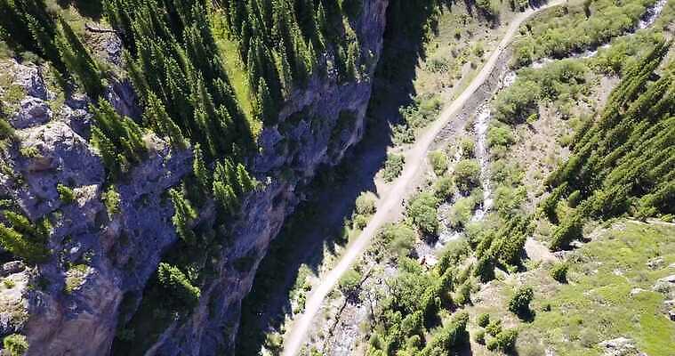 도로 벽 여행 백그라운드 컨셉 산 실내 사람 사람없음 내부 빛 디지털 어둠 바위 구멍 복도 터널 동굴 신비 아래 지하 깊이 옛날 지질학 카자흐스탄 오싹 4K MP4 해외동영상 클립영상 교육 아시아 길 교통시설 돌_바위 방향 위치 동영상 파일형식