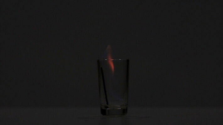 1 종교 음료 백그라운드 컨셉 오렌지 촛불 모션 유리 불 불꽃 경기 사람없음 목재 빨간색 빛 노란색 검은색 어둠 회색 알코올 뜨거움 막대기 연기 위험 작음 성냥 오브젝트 문학 느림 연소 고립 점화 화상 MOV 해외동영상 슬로모션 클립영상 자연요소 나무 스포츠 컬러 과일 재료 초 재질 촬영기법 상처 크기 동영상 파일형식