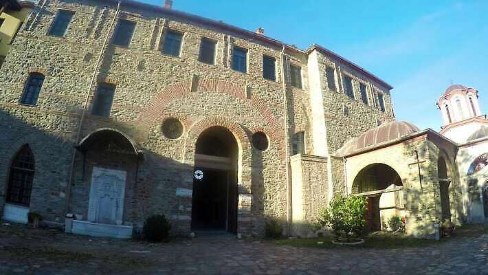 전통 유럽 기독교 종교 여행 건축양식 하늘 휴가 파노라마 사람없음 야외 건물 교회 기도 역사 그리스 신성 수도원 그리스인 랜드마크 발칸반도 비잔틴 수녀원 숭배 옛날 메테오라 4K MP4 해외동영상 클립영상 서양인 건축물 건축 나라 종교건축 촬영기법 세계문화유산 동영상 제국 파일형식