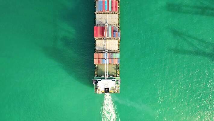 공공시설 산업 바다 비즈니스 교통시설 항해 안테나 사람없음 물 경제 글로벌 항구 화물 보트 컨테이너 조선소 기중기 무역 함선 상업 해안도시 포트 물류 로딩 수입 조감도 터미널 4K MP4 해외동영상 클립영상 자연요소 교통 배_교통 통신 운송업 도시 중장비 시설 동영상 파일형식