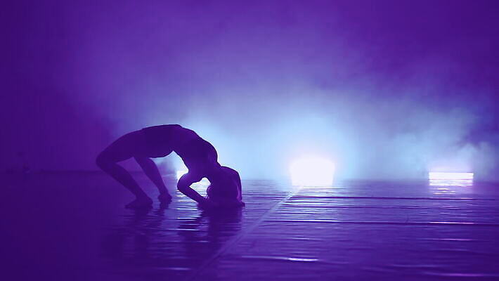 모델 직업 드레스 남자 실루엣 무기 음악 백그라운드 신체 모션 바닥 실내 건강 그림자 미술 사람없음 섹시 검은색 콘서트 공연 연주자 댄서 낭만 무대 안개 춤 우아함 달빛 날씬함 발레 열정 스포트라이트 빛망울 단아함 뮤지컬 실행 양발 파케트 4K MOV 해외동영상 클립영상 옷 감정 컬러 컨셉 날씨 문화예술 촬영기법 사람 이벤트 내부 빛 음악가 달 몸매 동영상 파일형식