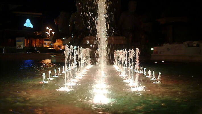 공원 파도 컬러 여행 자연 불 따뜻함 사람 사람없음 야외 물 파란색 빛 컬러풀 햇빛 태양 반사 파티 검은색 일몰 축하 도시 뜨거움 개울 떨어짐 야간 저녁 분수 쇼 분무기 마법 바르셀로나 일반 브로츠와프 파라다이스 MOV 해외동영상 클립영상 자연요소 공공시설 바다 컨셉 이벤트 강 노을 스페인 생태계 동영상 파일형식