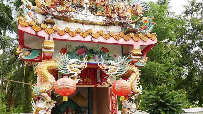 전통 아시아 종교 문화 컬러 조각 불교 건축양식 미술 사람없음 건물 장식 컬러풀 조각상 평화 중국 힘 기도 용 사찰 황금 큼 심볼 묘사 신성 엘리먼트 옛날 춘절 4K MP4 해외동영상 클립영상 건축물 명절 건축 나라 컨셉 종교건축 문화예술 조형물 크기 중국전통 동영상 파일형식