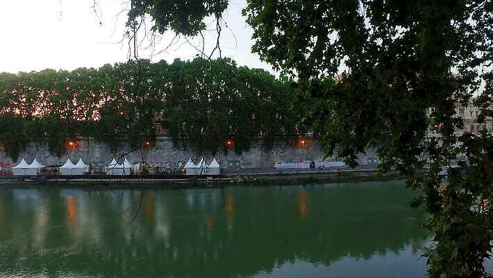 유럽 문화 조각 여행 건축양식 하늘 천사 파노라마 풍경 사람없음 야외 건물 물 강 도시풍경 조각상 반사 일몰 이탈리아 새벽 궁전 골동품 무덤 도시 역사 성자 로마 천연기념물 랜드마크 로마인 수도권 옛날 4K MOV 해외동영상 사도궁 클립영상 자연요소 건축물 건축 나라 종교 고건축 촬영기법 인종 조형물 노을 지역 동영상 바티칸 파일형식