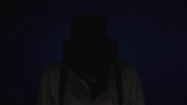 백인 모델 여자 얼굴 백그라운드 휴가 실내 미술 한명 사람 성인 빨간색 뷰티 파티 유행 검은색 어둠 페인트 할로윈 흰색 화려 무서움 입술 마녀 흡혈귀 나쁜 고딕 호러 좀비 스타일 MOV 해외동영상 클립영상 서양인 1 감정 컬러 컨셉 문화예술 이벤트 내부 신체부위 공포 동영상 파일형식