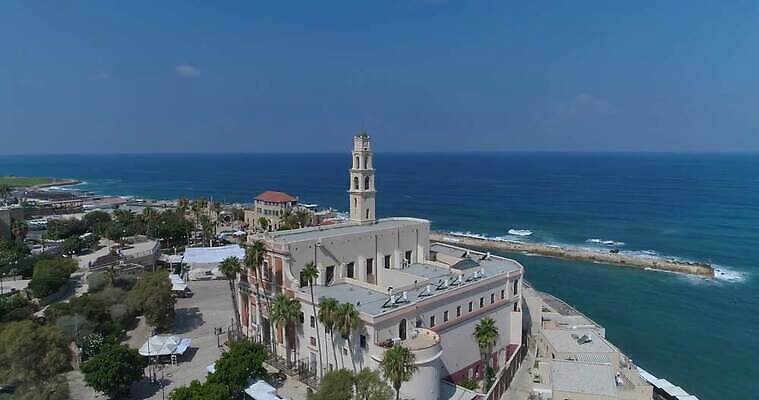 기독교 종교 바다 중동 건축양식 하늘 안테나 파노라마 풍경 사람없음 건물 여름 파란색 교회 탑 도시 만 중세 역사 이슬람교 지중해 포트 타운 유대인 동쪽 스카이라인 랜드마크 숭배 옛날 이스라엘 4K MOV 해외동영상 클립영상 건축물 계절 건축 나라 컬러 통신 종교건축 촬영기법 방향 동영상 서아시아 파일형식