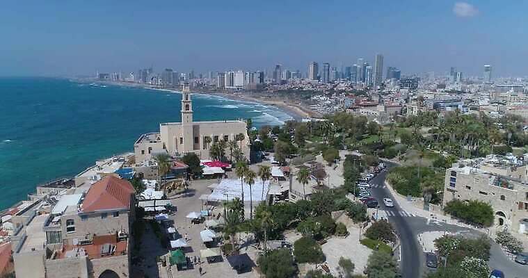 기독교 종교 바다 중동 건축양식 하늘 안테나 파노라마 사람없음 건물 파란색 교회 탑 도시 만 중세 역사 이슬람교 지중해 포트 타운 유대인 동쪽 스카이라인 랜드마크 숭배 옛날 이스라엘 4K MOV 해외동영상 클립영상 건축물 건축 나라 컬러 통신 종교건축 촬영기법 방향 동영상 서아시아 파일형식