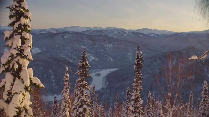 여행 겨울 자연 하늘 휴가 산 파노라마 사람없음 야외 파란색 빛 태양 냉동 침묵 일몰 흰색 전원 숲 시원함 땅 즐거움 만족 북쪽 전나무 스카이라인 무료 시베리아 환상 수평선 4K MOV 해외동영상 클립영상 자연요소 나무 계절 감정 컬러 컨셉 촬영기법 노을 소리 전기에너지 방향 생태계 동영상 파일형식