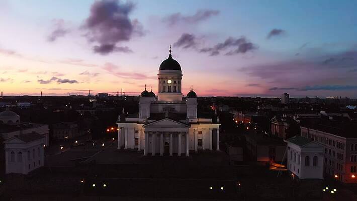 전통 유럽 기독교 종교 문화 여행 건축양식 하늘 핀란드 사람없음 건물 도시풍경 성당 교회 탑 도시 사찰 역사 야간 저녁 러시아 프라하 타운 드론 랜드마크 모스크바 수도권 4K MOV 해외동영상 클립영상 자연요소 건축물 건축 나라 종교건축 북유럽 풍경 지역 체코 동영상 파일형식