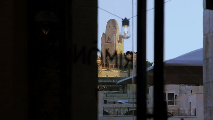 여행 백그라운드 중동 창문 유리 사람 사람없음 야외 건물 빛 여행객 걷기 믿음 카페 골동품 바위 기도 램프 도시 땅 구시가지 랜드마크 신앙심 예루살렘 옛날 이스라엘 MOV 해외동영상 클립영상 건축물 감정 나라 모션 재질 조명 상점 돌_바위 동영상 서아시아 파일형식