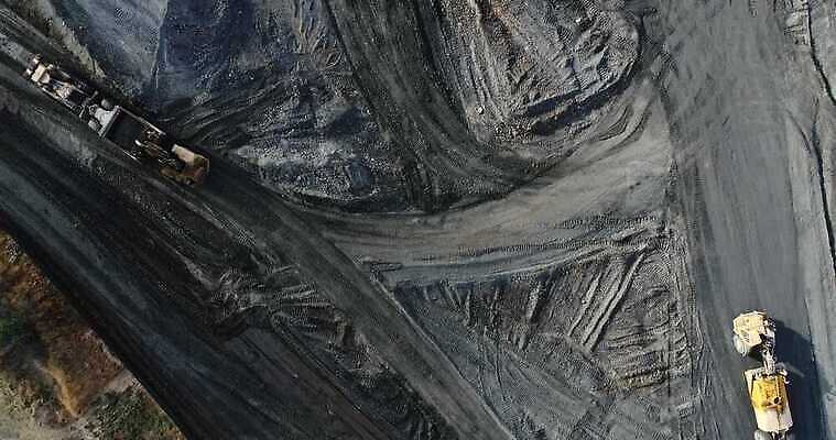 산업 포장 부동산 추상 안테나 사람없음 건물 건설현장 트럭 땅 머리위 먼지 항공촬영 개발 채점 4K MP4 해외동영상 클립영상 건축물 뷰포인트 무늬 통신 자동차 건설업 재산 성적 동영상 파일형식