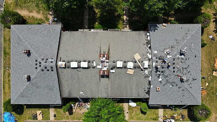 외관 산업 지붕 노동자 주택 프레임 사람없음 건물 목재 손상 장비 건설현장 조약돌 작업장 수리 위험 옥상 목수 뼈대 계약자 방수 합판 신청 4K MOV 해외동영상 클립영상 나무 직업 건축물 컨셉 재료 건설업 돌_바위 계약 동영상 파일형식