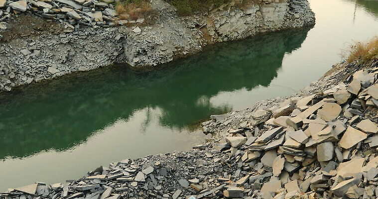 모양 디자인 컬러 조각 과학 백그라운드 패턴 자연 산 사람없음 장식 물 갈색 마을 금속 수확 연못 거친 동굴 크리스탈 광석 보석 철 발굴 질감 꼬리 날것 대리석 다이아몬드 치수 깊이 지질학 호러 화강암 니켈 4K MOV 해외동영상 클립영상 자연요소 교육 무늬 농업 재료 재질 암석 원소 생태계 공포 동영상 파일형식