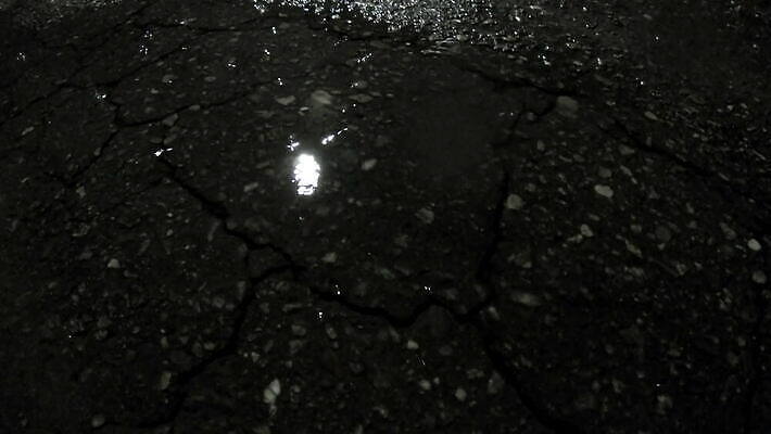 계절 도로 호수 물결 파도 백그라운드 컨셉 자연 유리 표면 날씨 추상 거리 사람없음 야외 물 강 컬러풀 반사 낭만 젖음 가을 흰색 연못 신선 도시 원형 액체 고속도로 수면 떨어짐 야간 빗방울 질감 보케 웅덩이 폭풍 잔물결 4K MOV 해외동영상 클립영상 자연요소 도형 길 바다 컬러 무늬 교통시설 재질 비_날씨 생태계 동영상 파일형식