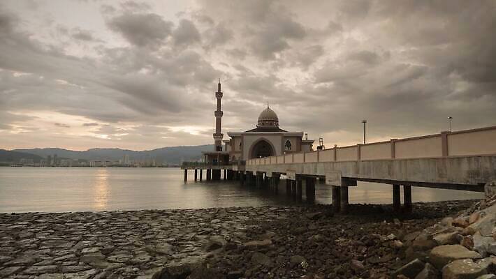 외관 아시아 종교 백그라운드 건축양식 하늘 사람없음 건물 이슬람교 모스크 말레이시아 4K 타임랩스 페낭 MP4 해외동영상 클립영상 건축물 건축 나라 촬영기법 동영상 파일형식