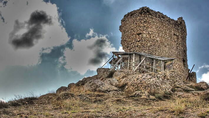 구름 전통 문화 벽 여행 건축양식 자연 하늘 휴가 석조 사람없음 야외 건물 초록색 파란색 교회 여행객 탑 바위 도시 시간 성 방어 중세 역사 재산 묘사 언덕 사인 폐허 싸움 전쟁 천연기념물 랜드마크 옛날 파멸 MOV 해외동영상 클립영상 자연요소 건축물 건축 컬러 컨셉 종교건축 모션 어류 사람 금융 돌_바위 생태계 동영상 파일형식 소멸