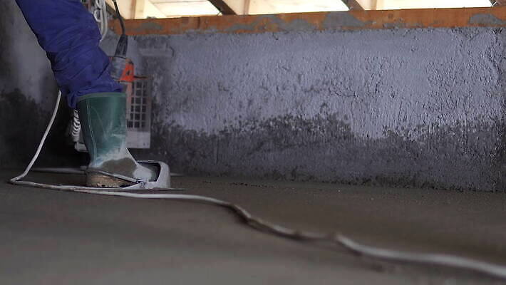 직업 디자인 산업 벽 백그라운드 유니폼 패턴 건축양식 표면 추상 노동자 바닥 주택 실내 사람없음 내부 건물 기계 장비 건설현장 회색 흰색 업무 수술 끝 수리 매끈함 헬멧 모종삽 질감 시멘트 닦기 유지 개발 건축업자 계약자 땅바닥 마무리 방법 업그레이드 콘크리트 세련 4K MOV 해외동영상 클립영상 건축물 옷 건축 컬러 무늬 의학 모션 건설업 치료 작업 감각 보호장비 삽 계약 동영상 파일형식