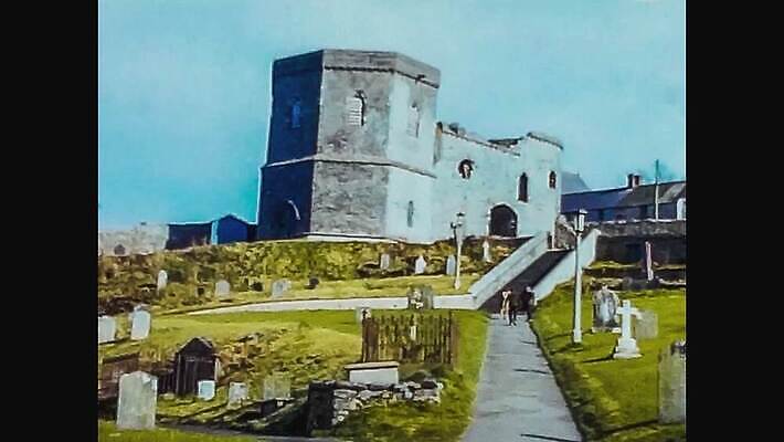 외관 자연 영국 웨일즈 사람없음 야외 건물 수확 골동품 거친 중세 역사 클래식 도서관 땅 필름 영화 향수 폐허 문서 복고 수도원 영사기 동영상 구식 보관소 아마추어 옛날 콘월 펨브룩셔 4K MOV 해외동영상 클립영상 건축물 교육 유럽 컨셉 농업 문화예술 화장품 저장 생태계 파일형식