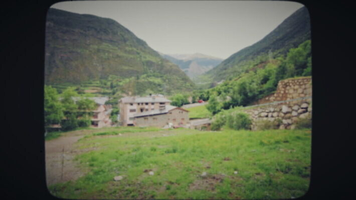 유럽 여행 산 사람없음 초록색 마을 하이킹 수확 낟알 필름 언덕 복고 타운 안도라 옛날 MOV 해외동영상 클립영상 나라 컬러 농업 레저 도시 동영상 파일형식