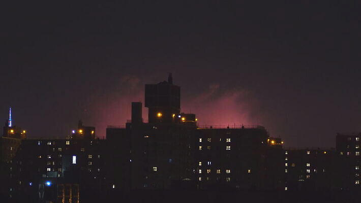 기념일 행복 별 하늘 불 휴가 불꽃 새로움 새해 폭죽 불꽃놀이 이벤트 사람없음 여름 빛 컬러풀 파티 축제 미국 놀람 기쁨 자유 축하 도시 4 역사 야간 저녁 폭발 심볼 뉴욕 쇼 경례 스카이라인 애국심 독립 독립기념일 무료 전국 4K MOV 해외동영상 클립영상 자연요소 계절 감정 컬러 컨셉 북아메리카 놀이 표정 숫자 인사 동영상 파일형식