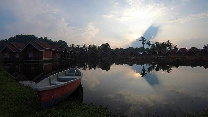 전통 아시아 바다 여행 백그라운드 오렌지 태국 자연 조류 하늘 낚시 사람없음 물 강 일출 어둠 보트 썰물 4K MP4 해외동영상 클립영상 자연요소 동물 나라 배_교통 과일 레저 노을 생태계 동영상 파일형식