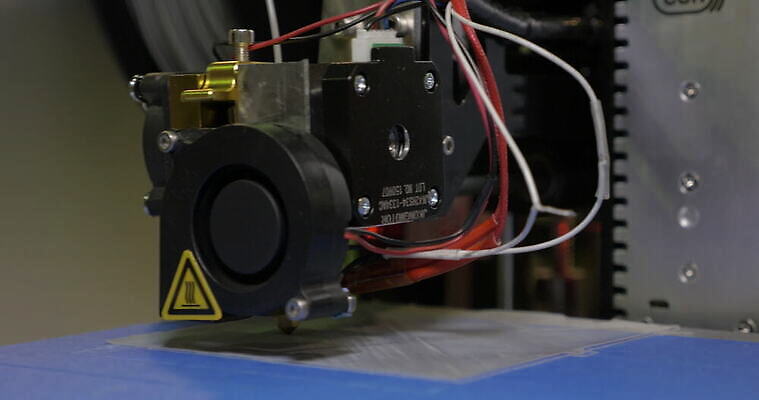 모델 디자인 산업 과학 컨셉 비즈니스 미래 새로움 아이디어 기술 실험 사람없음 컴퓨터 3D 기계 장비 흰색 실험실 제조 전기에너지 인쇄 플라스틱 천 묘사 오브젝트 만들기 전자 철사 공학 혁명 방법 필라멘트 4K MOV 해외동영상 클립영상 교육 컬러 모션 재질 전자제품 에너지 직물 디지털합성 동영상 파일형식