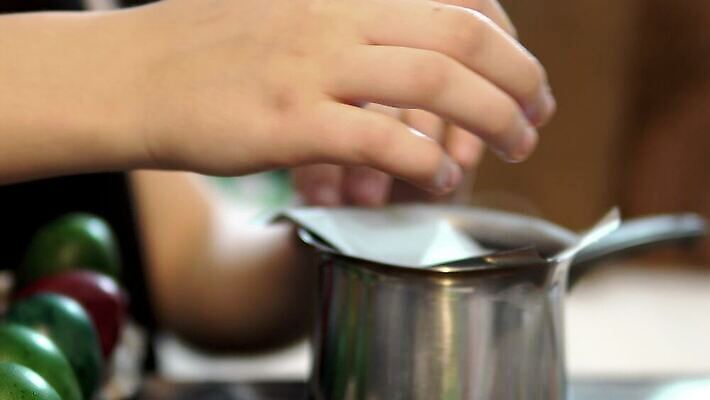 전통 계절 분홍색 컬러 백그라운드 컨셉 패턴 오렌지 휴가 디저트 부활절 사탕 창조 선물 이벤트 사람없음 장식 가로 초록색 물 컬러풀 갈색 초콜릿 계란 보라색 축제 봄 흰색 축하 그룹 황금 맛 수증기 수집 은박지 심볼 오브젝트 많음 맛있는 4K MP4 해외동영상 클립영상 자연요소 기념일 음식 무늬 과일 알 동영상 파일형식