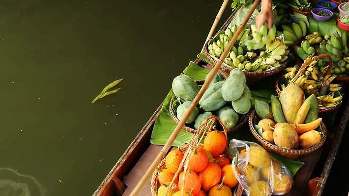전통 아시아 음식 컬러 백그라운드 채소 과일 태국 거리 동양인 사람없음 초록색 강 세트 컬러풀 농장 수확 시골 신선 보트 시장 정상 유기농 방콕 함선 운하 카누 모음 섞기 이국적 인기 정물화 채식주의자 비건 4K MP4 해외동영상 클립영상 웰빙 나라 농업 배_교통 인종 한글 수상스포츠 그림 채식 동영상 파일형식